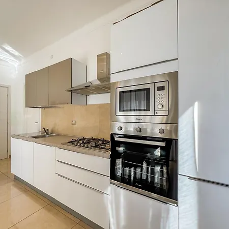 Meridiana Lägenhet *